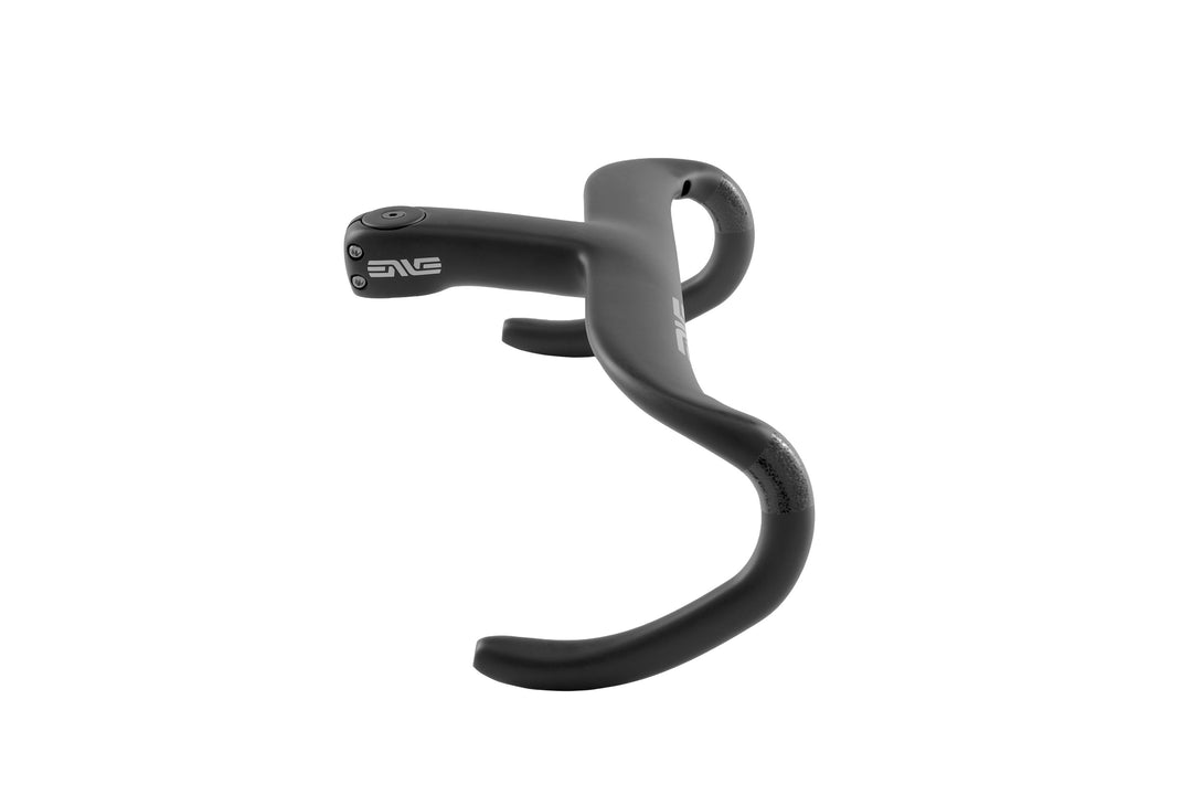 SES AERO PRO V2のドロップ形状とステム一体構造